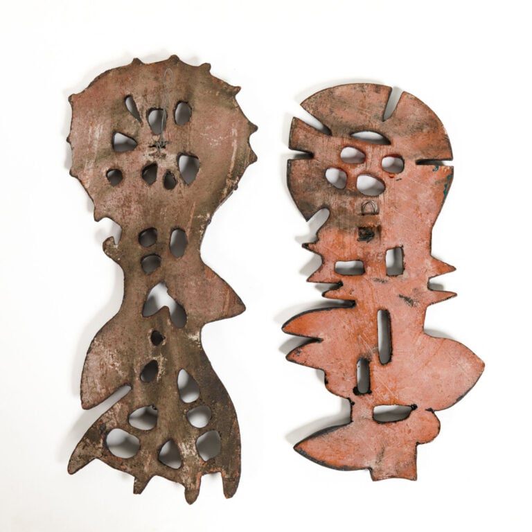 Roger Van Der Dongen (XXe) - Suite de deux sculptures murales en céramique émai…