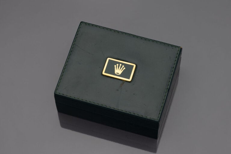 ROLEX - BRACELET MONTRE en or jaune (750) et acier, modèle " Oyster Perpetual D…