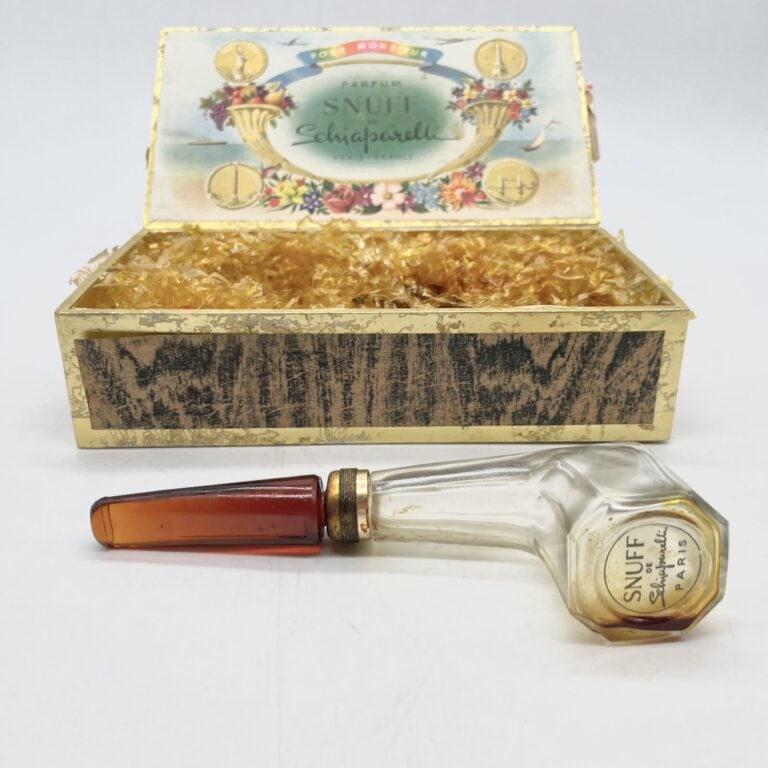 SCHIAPARELLI, "Snuff", (1948), célèbre pipe en Baccarat dans sa boîte d'origine…