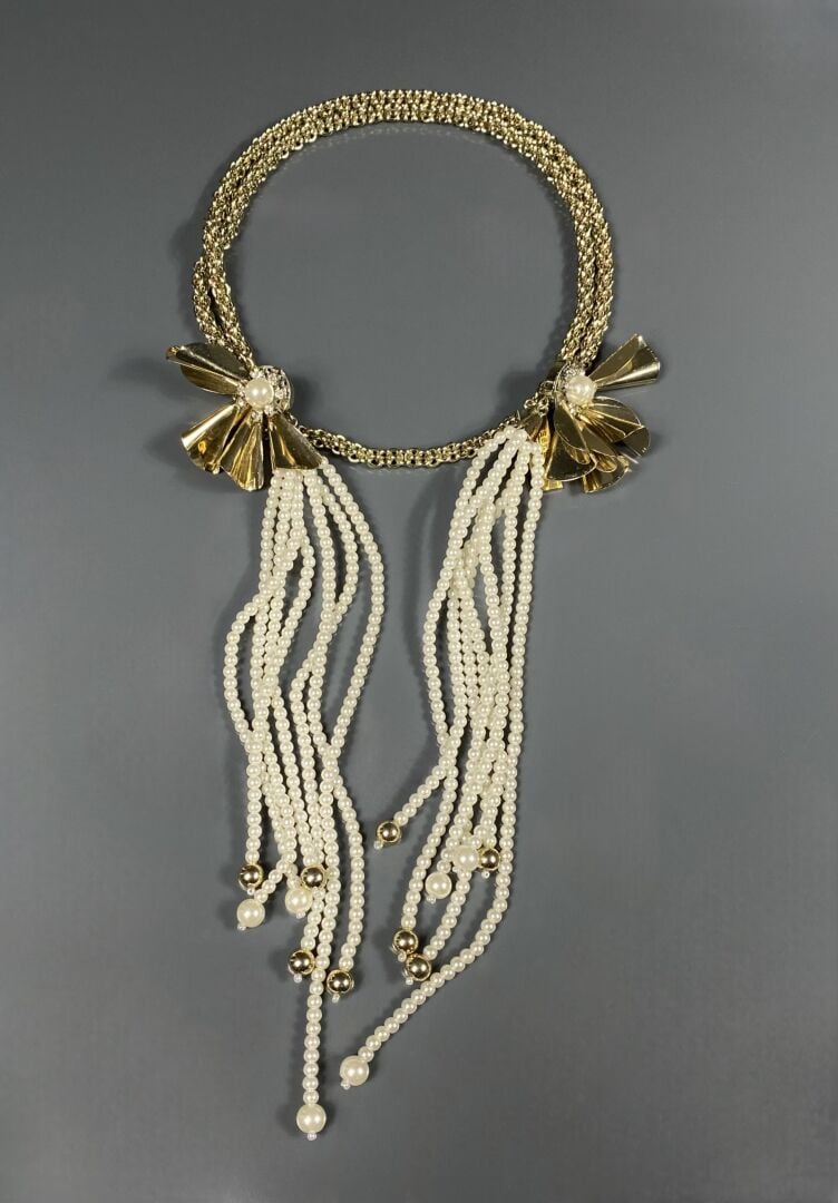 WEEKEND MAX MARA - Collier à nouer en métal doré, perles nacrées et strass se t…