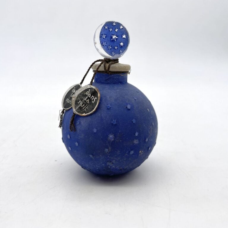 WORTH, 4 flacons de René Lalique : - - "Dans la nuit", flacon boule bleue aux é…