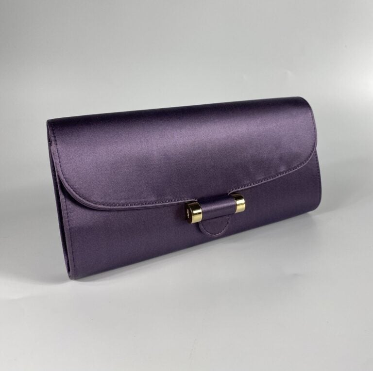 YVES SAINT LAURENT Rive Gauche (2008) - Pochette du soir "Muse" en crêpe satin…
