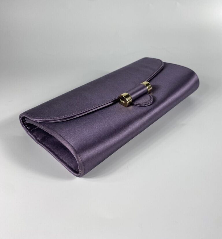 YVES SAINT LAURENT Rive Gauche (2008) - Pochette du soir "Muse" en crêpe satin…