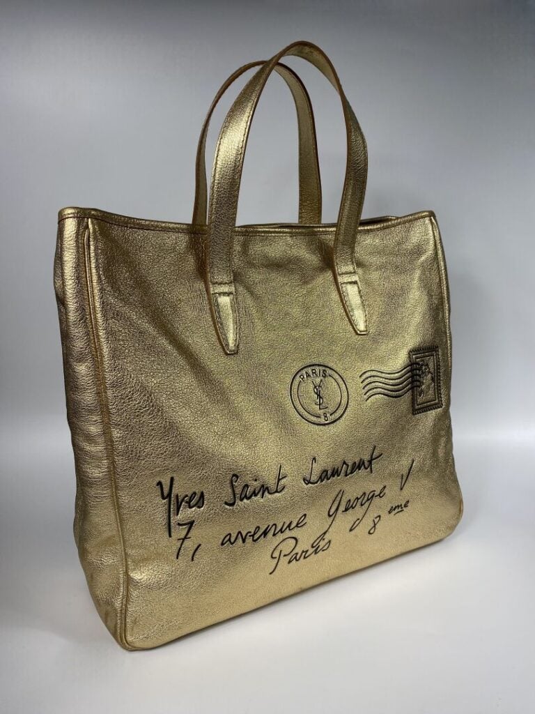 YVES SAINT LAURENT RIVE GAUCHE - Sac cabas en cuir doré « Y-MAIL », porté main,…