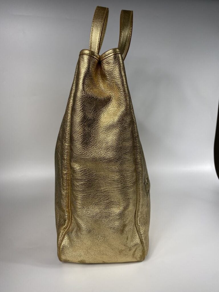YVES SAINT LAURENT RIVE GAUCHE - Sac cabas en cuir doré « Y-MAIL », porté main,…