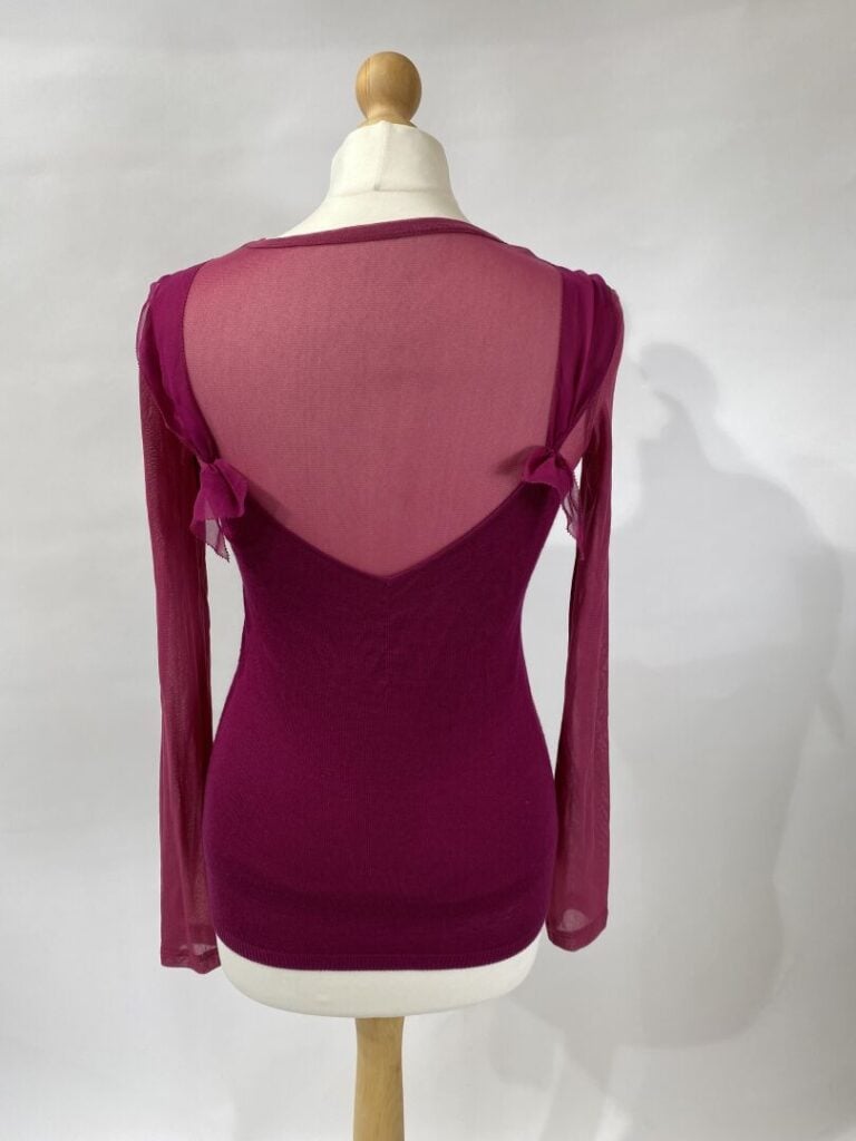 ANONYME - Lot de quatre vêtements comprenant : Une robe évasée à manche courte…