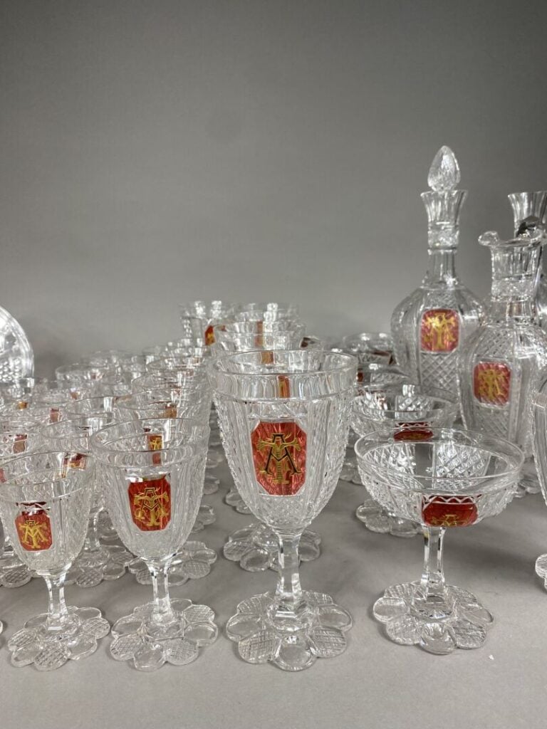 BACCARAT - Partie de service de verre dit "Service K", en cristal taillé de ban…