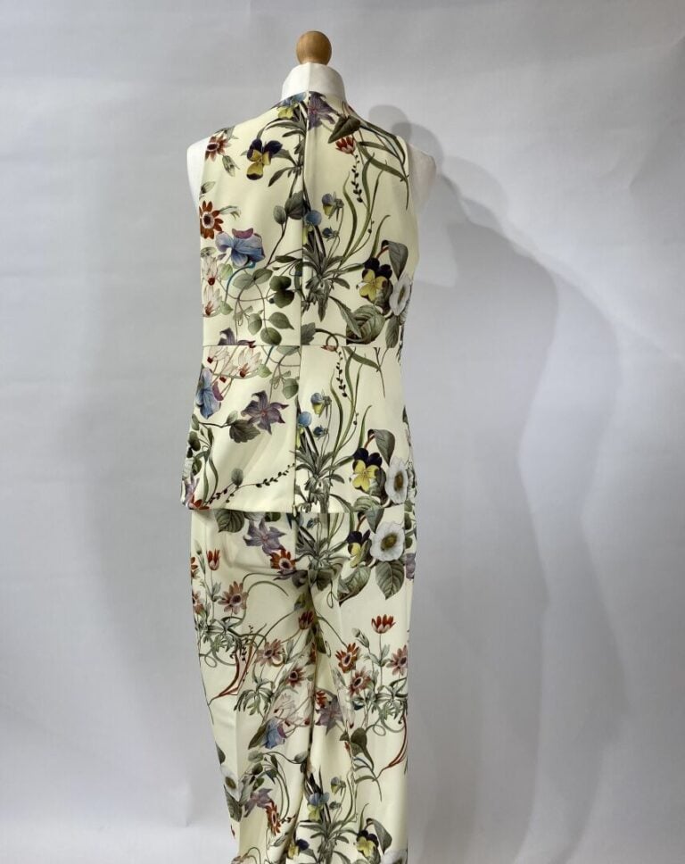 BA&SH, ANONYME - Lot de vêtements à motif floraux comprenant : une robe évasée…