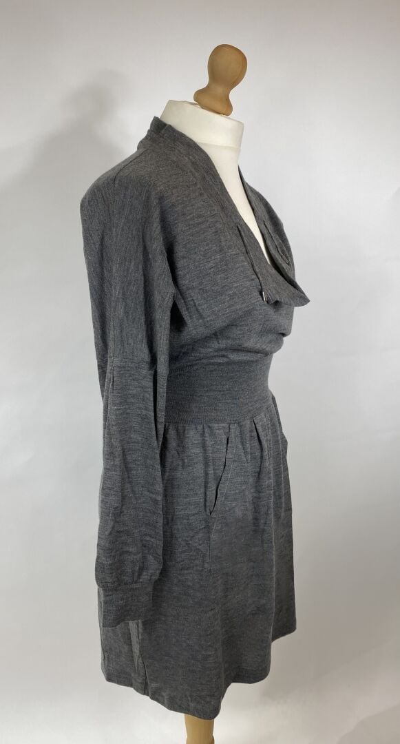BRUNELLO CUCINELLI - Robe en jersey de laine vierge gris, large col pouvant se…
