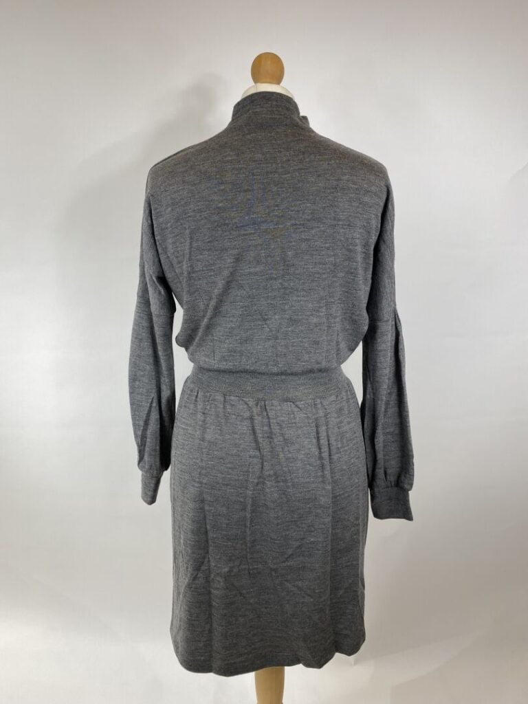 BRUNELLO CUCINELLI - Robe en jersey de laine vierge gris, large col pouvant se…