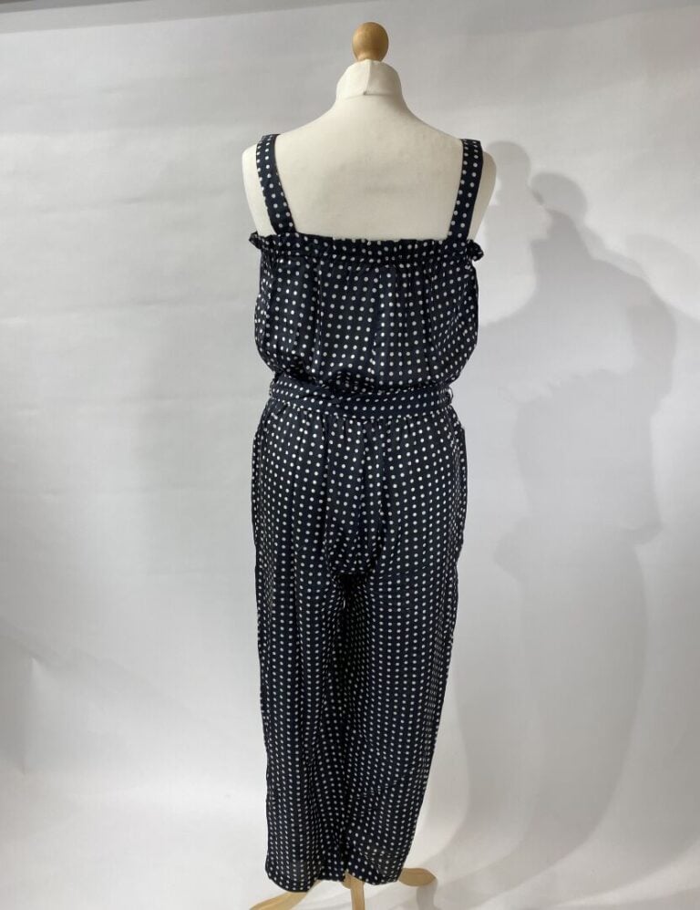 CAROLL, ANONYME - Lot de trois vêtements comprenant : Une robe en mousseline gr…