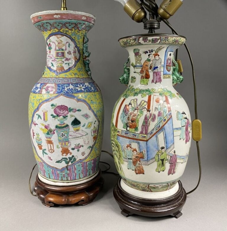Chine - Vase balustre en céramique émaillée dans le style de la famille rose à…