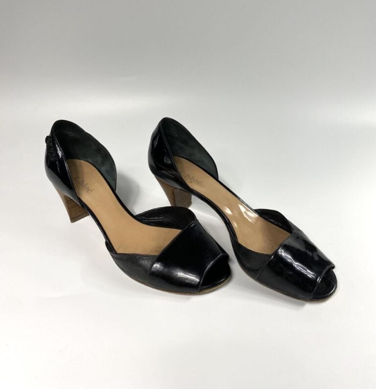 CHLOÉ - Sandales en cuir verni noir, siglées Chloé sur le côté (Pointure 38, ta…