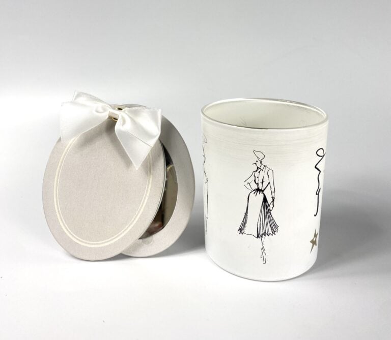 CHRISTIAN DIOR, DIOR JOAILLERIE - Lot de deux objets C. Dior : Bougie parfumée…