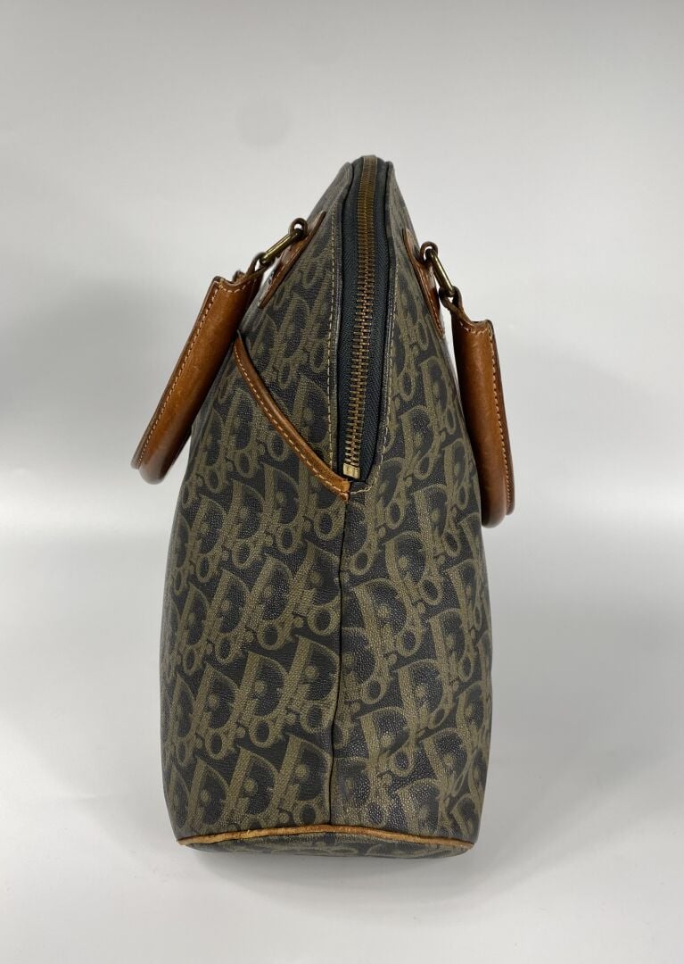 CHRISTIAN DIOR - Sac en toile Oblique enduite et cuir camel, double poignée, fe…