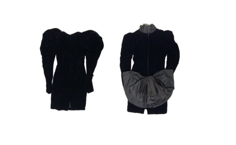 CLAUDE PÉTIN - Lot de deux robes de cocktail en velours de soie noir (Taille M)…