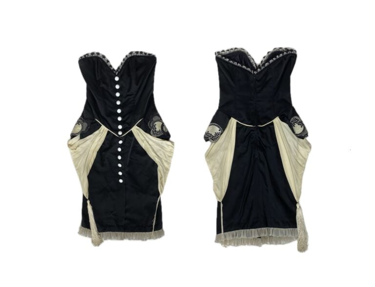 CLAUDE PÉTIN - Lot de vêtements comprenant une robe du soir en crêpe satin, jer…