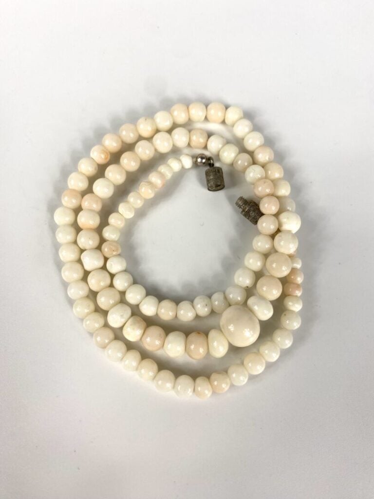 Collier en perles de corail blanc (Corallium spp) - Long. 22 cm - - Corail (Cor…