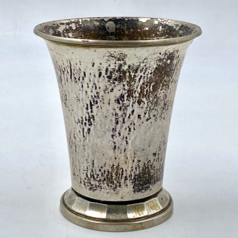 Danemark- Georg Jensen - Timbale danoise en argent (826 0/00). - Copenhague, 19…