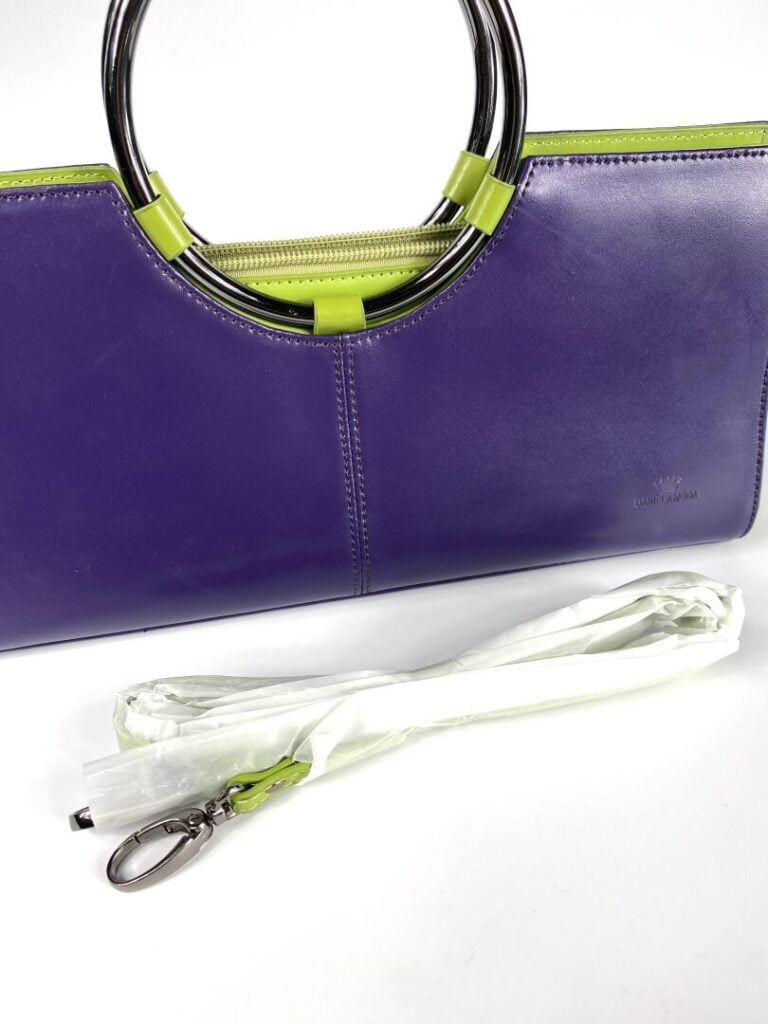 DANIEL AMODA - Petit sac rectangulaire en cuir bicolore aubergine et vert pomme…