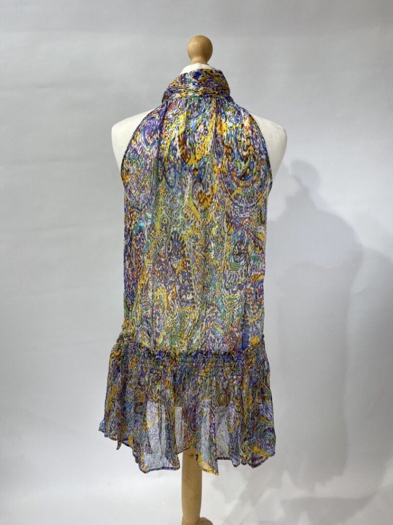 ENZO TUZZI, ANONYME - Lot de vêtements comprenant : Un ensemble veste et jupe e…