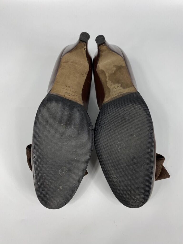 FRANCOIS PINET, NOË, G. FABRI - Lot de trois paires d'escarpins en cuir : la pr…