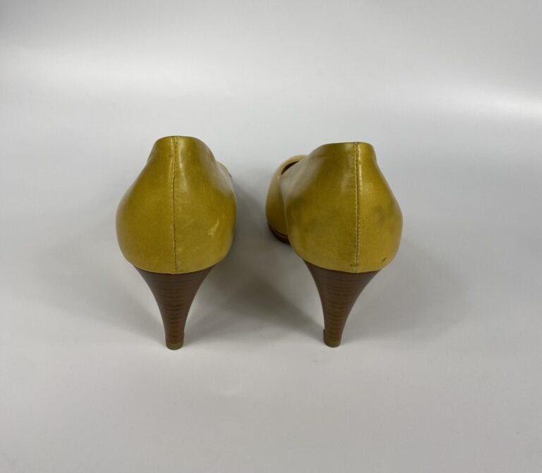 FRANCOIS PINET, NOË, G. FABRI - Lot de trois paires d'escarpins en cuir : la pr…