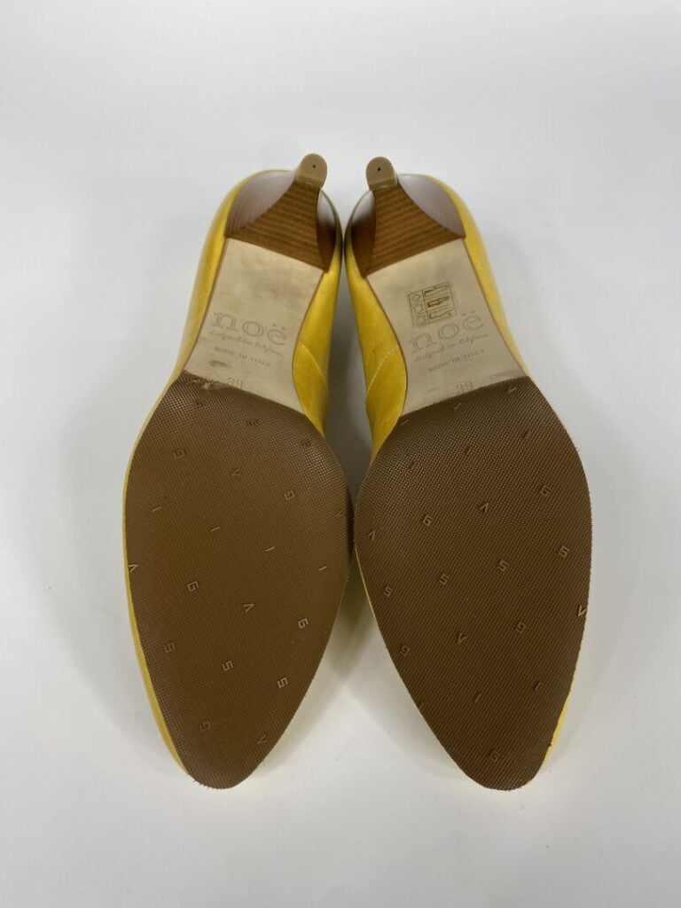 FRANCOIS PINET, NOË, G. FABRI - Lot de trois paires d'escarpins en cuir : la pr…