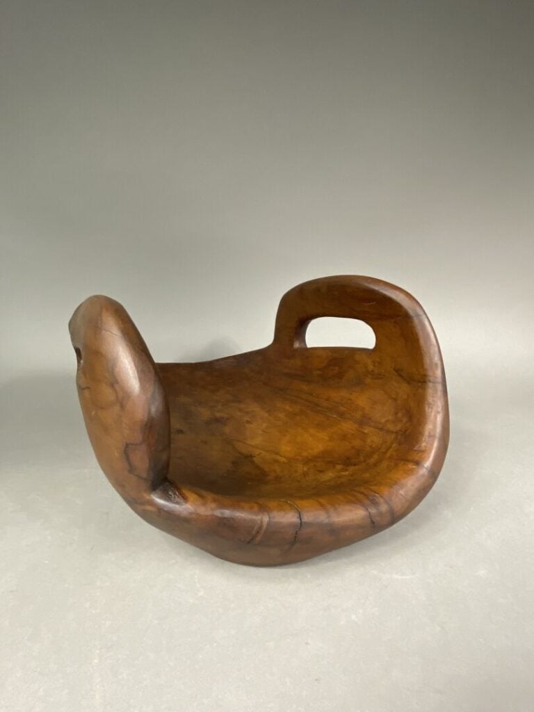 Importante coupe en bois à deux anses - Porte une marque en dessous "NOLL" - 20…