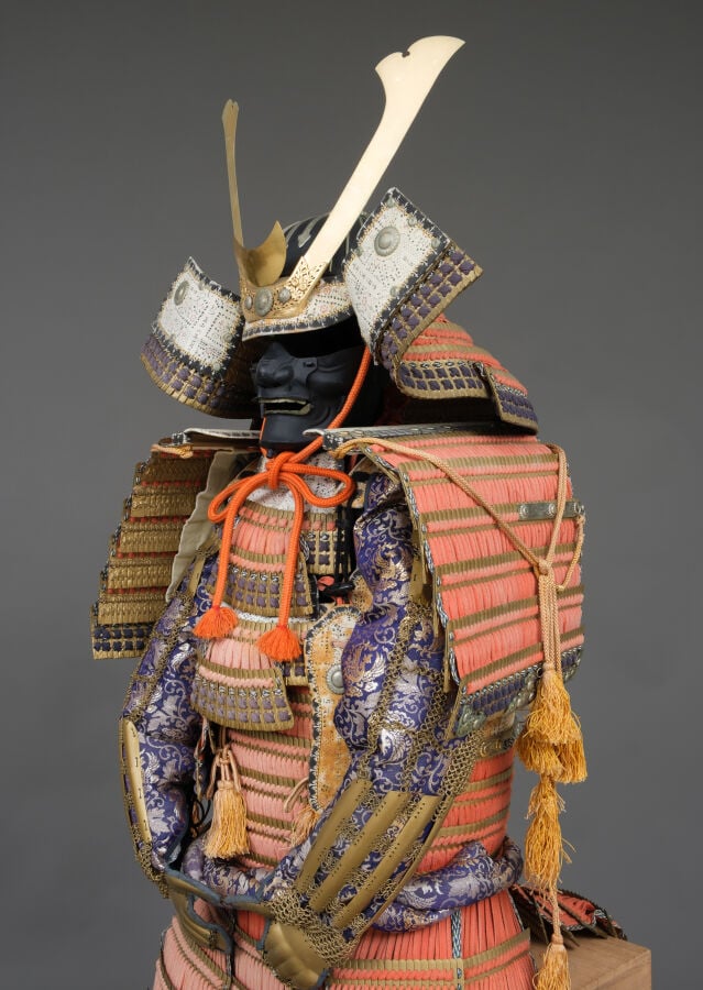 JAPON - milieu de la période Shôwa (milieu du 20e siècle). - ARMURE en laque or…