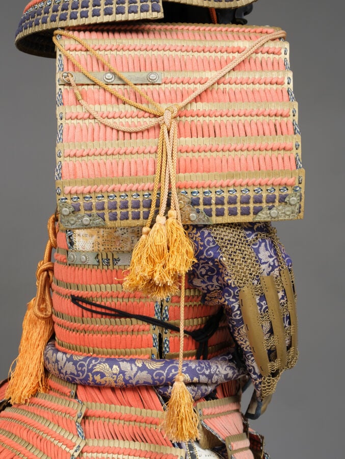 JAPON - milieu de la période Shôwa (milieu du 20e siècle). - ARMURE en laque or…