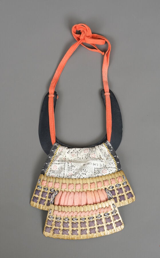 JAPON - milieu de la période Shôwa (milieu du 20e siècle). - ARMURE en laque or…