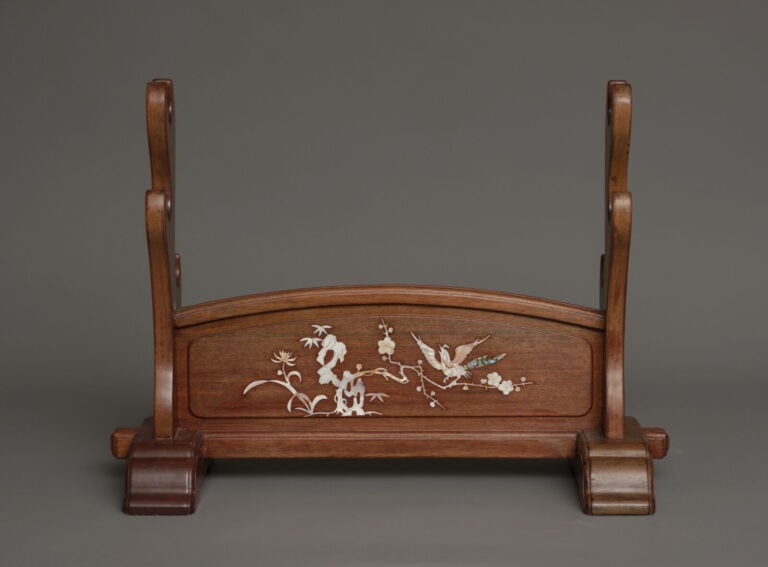 JAPON- milieu de la période Shôwa (milieu du 20e siècle) - SUPPORT en bois 刀掛け…