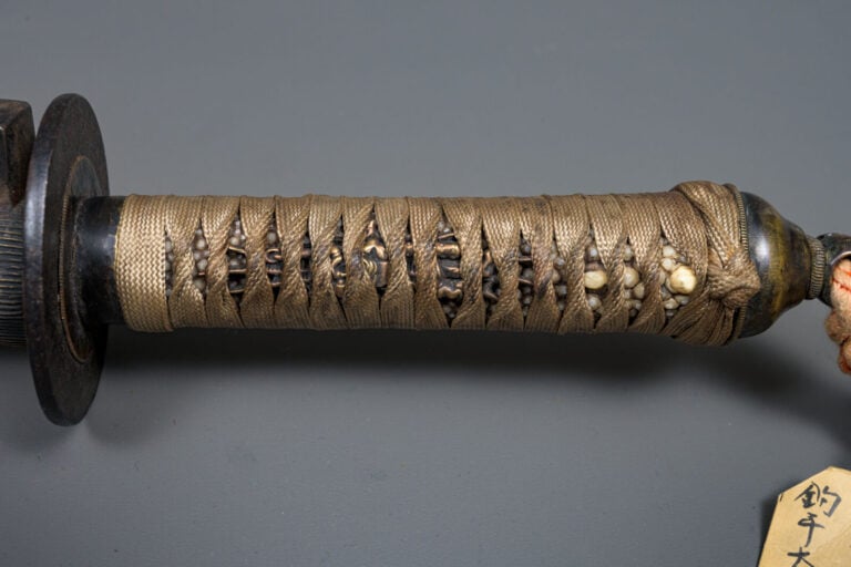 JAPON - Période Edo (1600-1868) - ARME DE MELEE japonaise tecchi'jitte 鉄地十手 en…