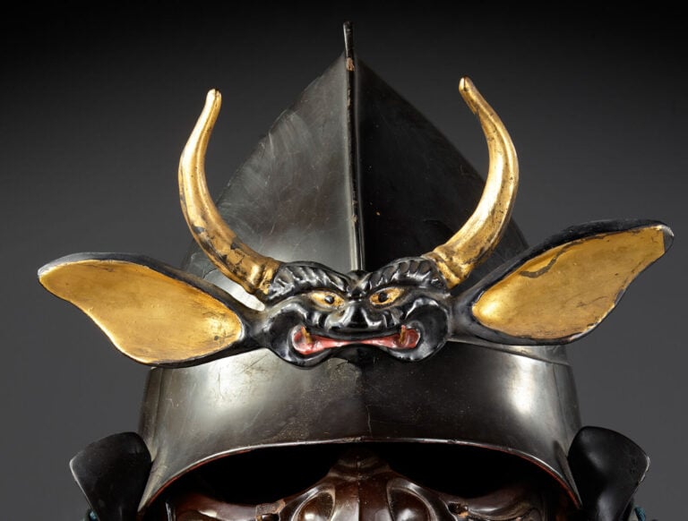 JAPON - Période Edo (1615-1868) - CASQUE momonari 桃形兜 de l'époque Edo, orné d'u…