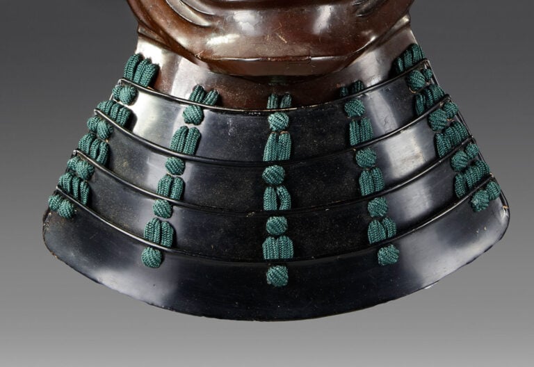 JAPON - Période Edo (1615-1868) - CASQUE momonari 桃形兜 de l'époque Edo, orné d'u…