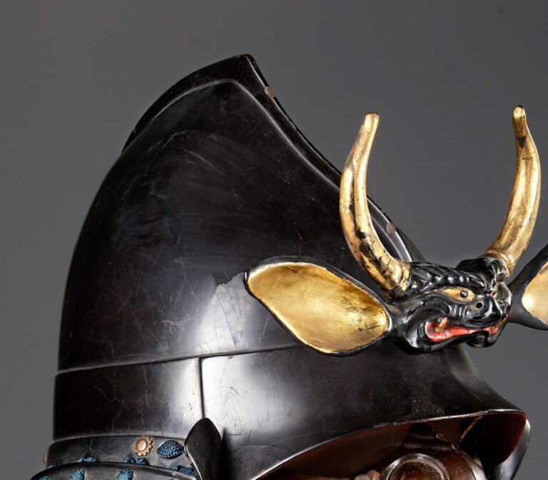 JAPON - Période Edo (1615-1868) - CASQUE momonari 桃形兜 de l'époque Edo, orné d'u…