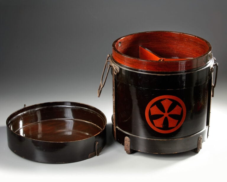 JAPON - Période Edo, vers 1800 - RECIPIENT cylindrique (携帯食器, keitai shôki), co…
