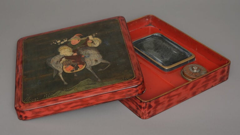 JAPON - Période Meiji (1868-1912). - COFFRET d'écriture Suzuribako 硯箱 laqué de…