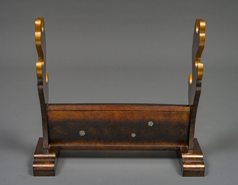 JAPON- Période Meiji (1868-1912) - - Support de sabre katana'kake 刀掛け en bois l…
