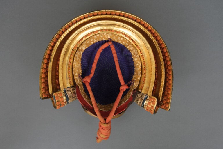 JAPON- Période Taishô (1912-1926). - CASQUE koboshi'bachi kabuto à emblème du c…