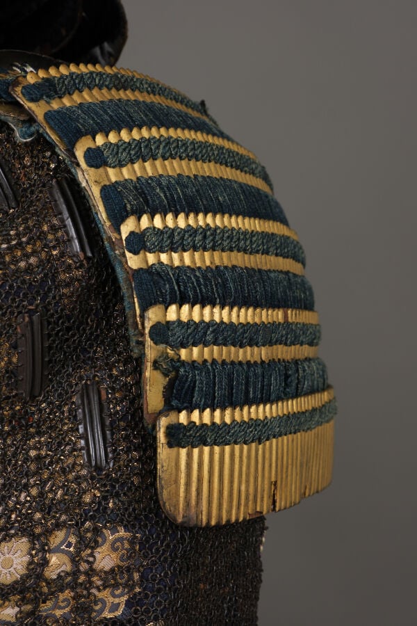 JAPON - première moitié du XIXe siècle - Grande ARMURE japonaise laquée noir et…