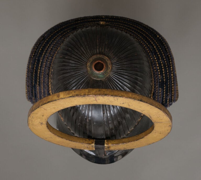 JAPON - première moitié du XIXe siècle - Grande ARMURE japonaise laquée noir et…