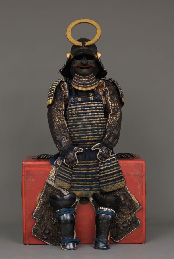 JAPON - première moitié du XIXe siècle - Grande ARMURE japonaise laquée noir et…