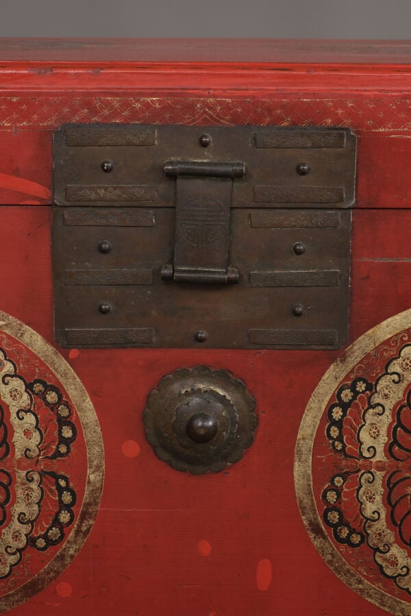 JAPON - première moitié du XIXe siècle - Grande ARMURE japonaise laquée noir et…