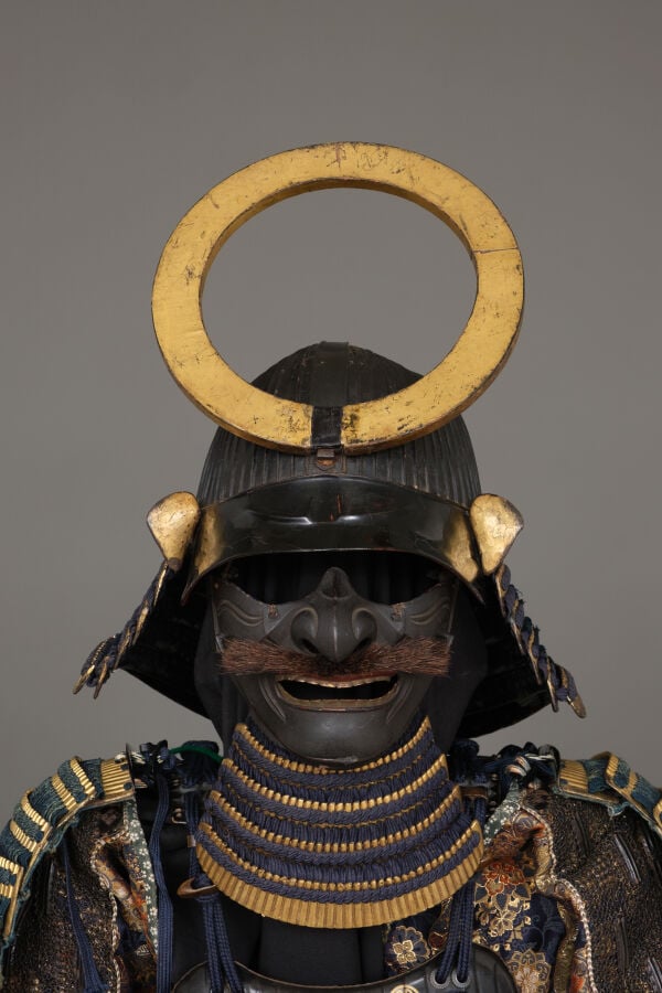 JAPON - première moitié du XIXe siècle - Grande ARMURE japonaise laquée noir et…