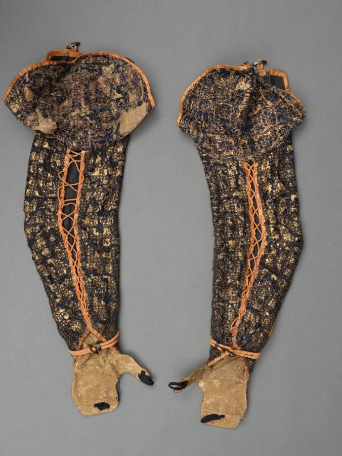 JAPON - Seconde moitié du XVIIIème siècle - Grande ARMURE ô'yoroi) en métal laq…