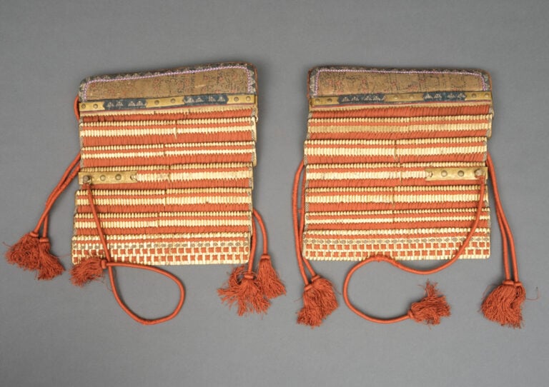 JAPON - Seconde moitié du XVIIIème siècle - Grande ARMURE ô'yoroi) en métal laq…