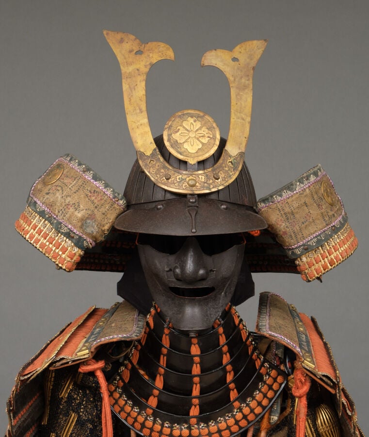 JAPON - Seconde moitié du XVIIIème siècle - Grande ARMURE ô'yoroi) en métal laq…