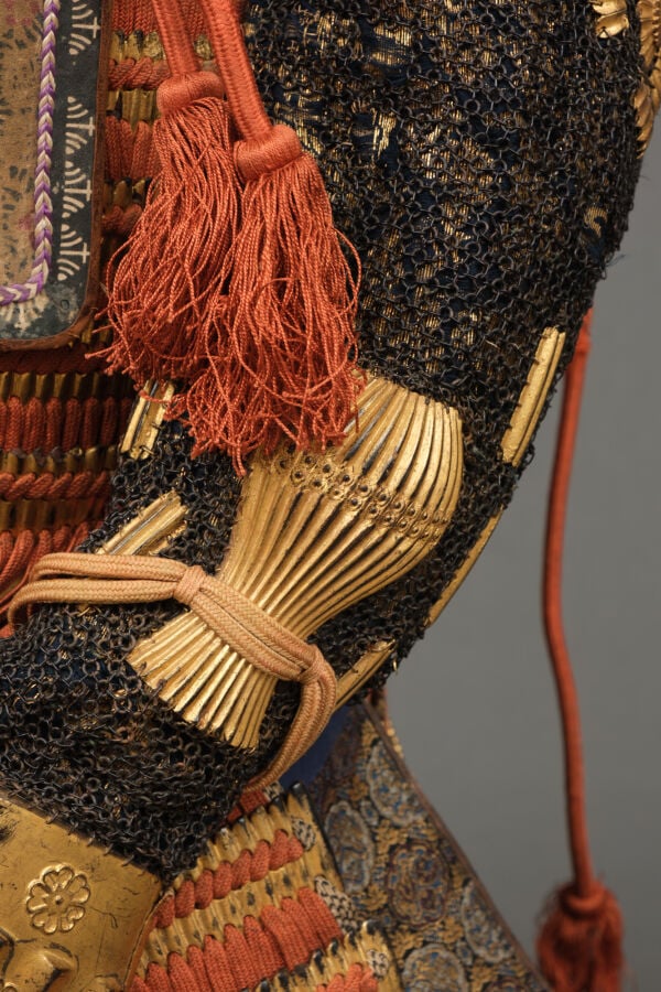 JAPON - Seconde moitié du XVIIIème siècle - Grande ARMURE ô'yoroi) en métal laq…